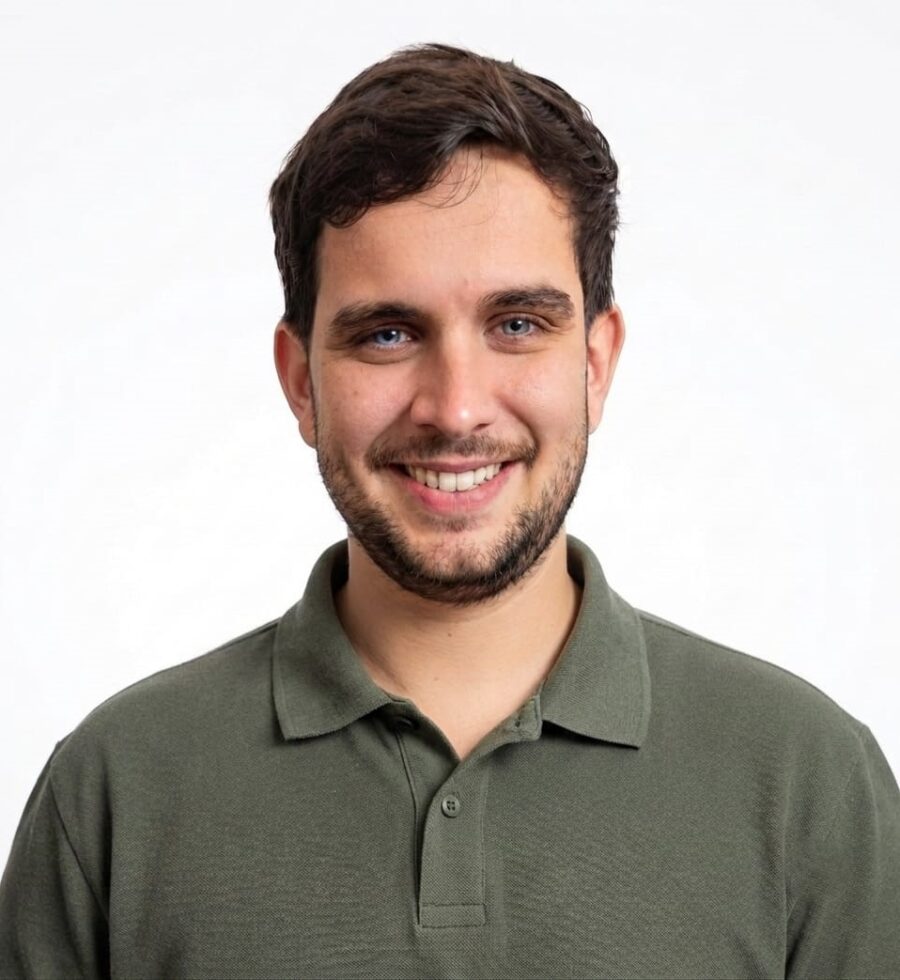 Enrique Núñez, ingeniero eléctrico del equipo INAMO de habilitaciones comerciales en La Plata